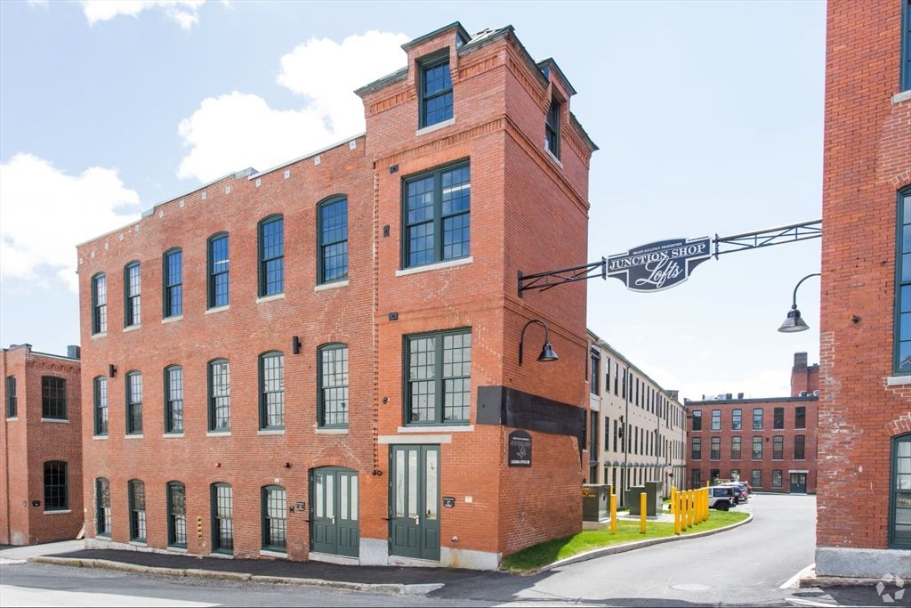 64 Beacon Street C-203, Worcester, MA 01608