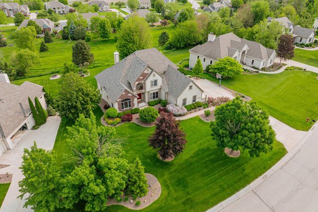 W226N3550 Wethersfield ROAD, Pewaukee, WI 53072
