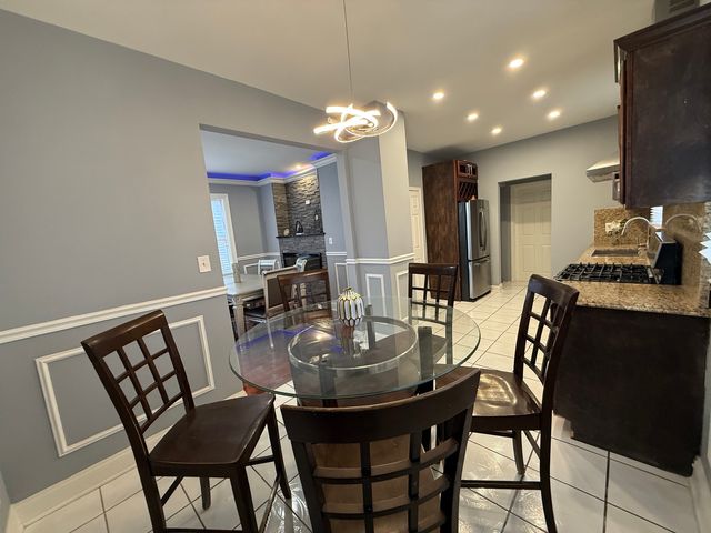 2133 W 71st Street W, Chicago, IL 60636