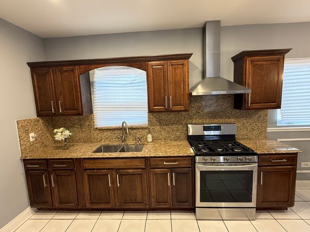 2133 W 71st Street W, Chicago, IL 60636