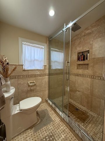 2133 W 71st Street W, Chicago, IL 60636