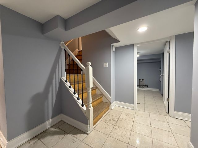 2133 W 71st Street W, Chicago, IL 60636