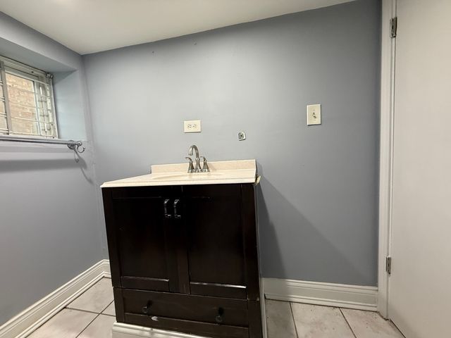 2133 W 71st Street W, Chicago, IL 60636