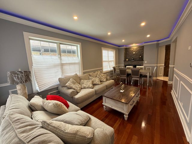 2133 W 71st Street W, Chicago, IL 60636