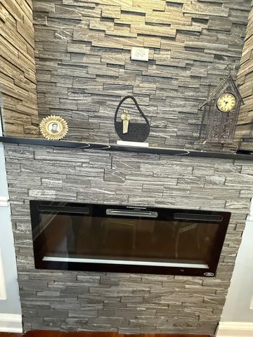 2133 W 71st Street W, Chicago, IL 60636