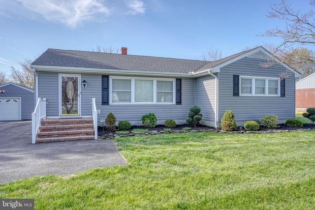 1542 FORREST AVE, Dover, DE 19904