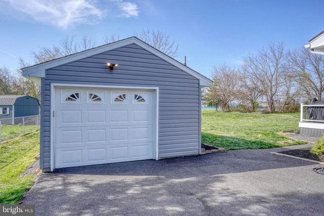 1542 FORREST AVE, Dover, DE 19904