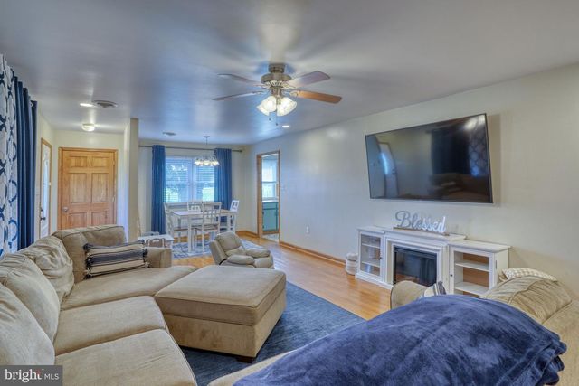 1542 FORREST AVE, Dover, DE 19904