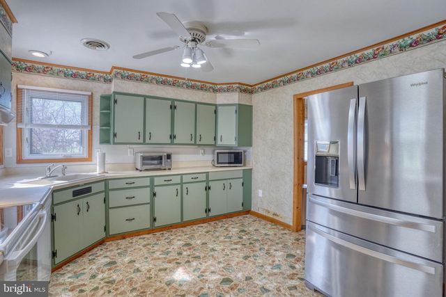 1542 FORREST AVE, Dover, DE 19904