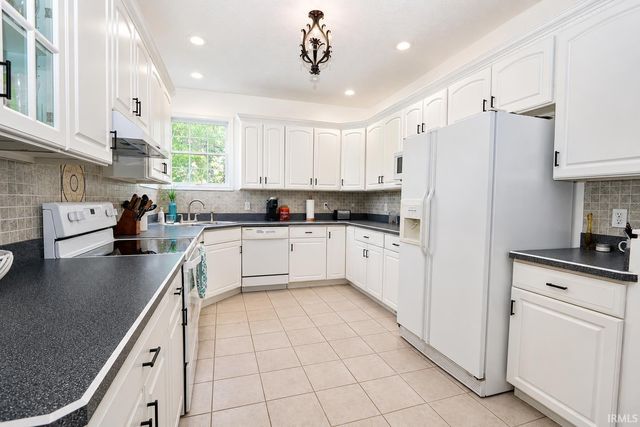 51529 Primrose Road, South Bend, IN 46628