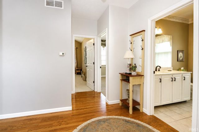 51529 Primrose Road, South Bend, IN 46628