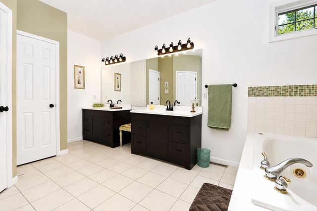 51529 Primrose Road, South Bend, IN 46628