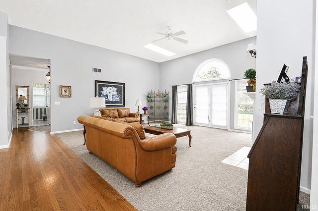 51529 Primrose Road, South Bend, IN 46628