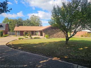 1312 N 5th Street, Paris, AR 72855