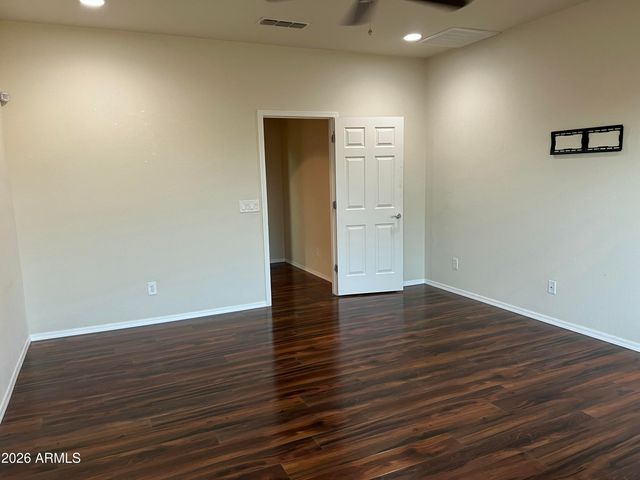 1019 W Spur Drive, Phoenix, AZ 85085