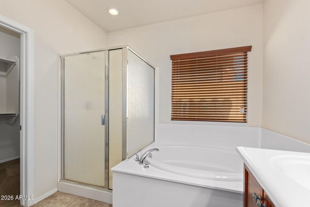 1019 W Spur Drive, Phoenix, AZ 85085