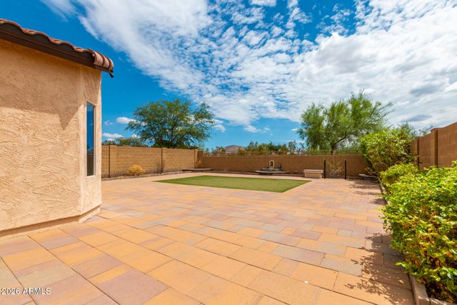 1019 W Spur Drive, Phoenix, AZ 85085