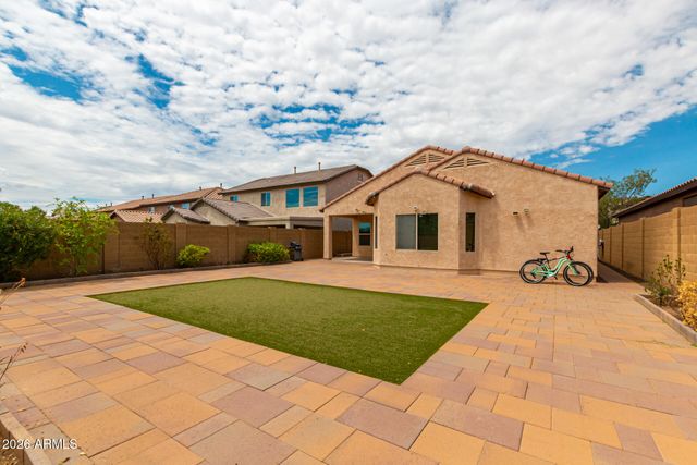 1019 W Spur Drive, Phoenix, AZ 85085