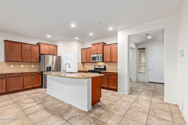 1019 W Spur Drive, Phoenix, AZ 85085