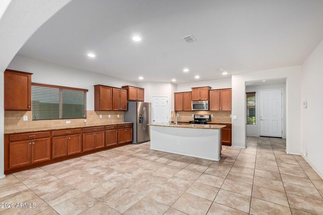 1019 W Spur Drive, Phoenix, AZ 85085