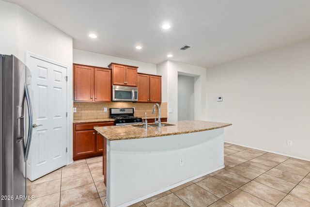 1019 W Spur Drive, Phoenix, AZ 85085