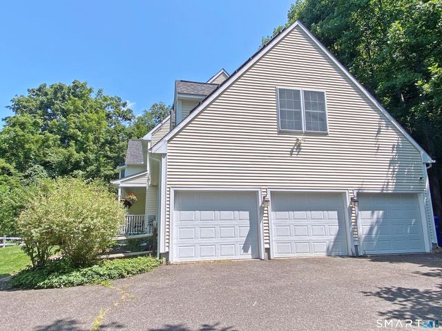 279 South Georges Hill Road, Southbury, CT 06488