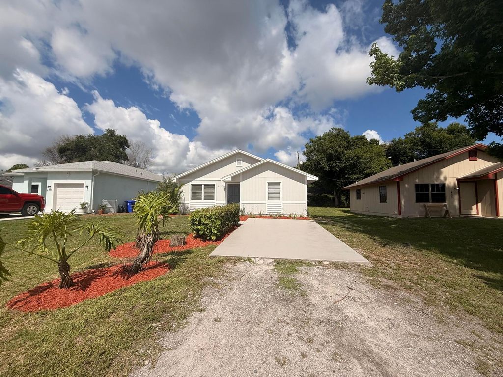 2315 86th Drive, Vero Beach, FL 32966