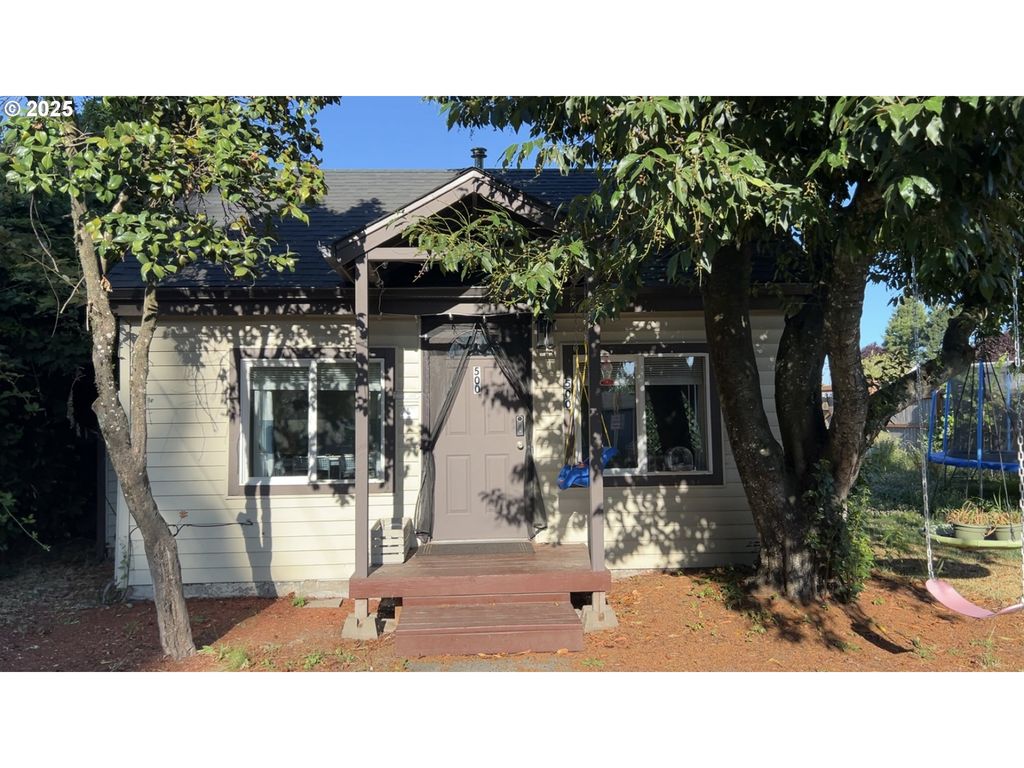 500 N Main St, Newberg, OR 97132