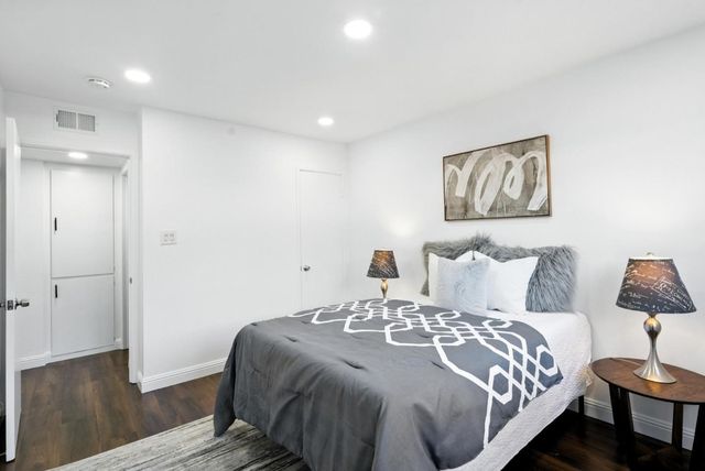 3015 Los Prados Street 114, San Mateo, CA 94403