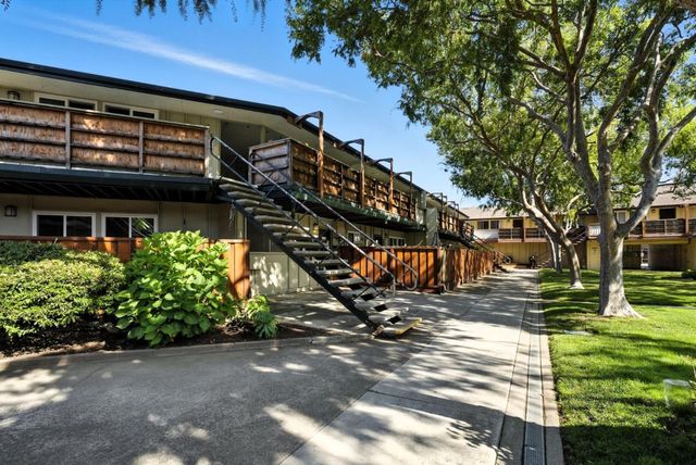 3015 Los Prados Street 114, San Mateo, CA 94403