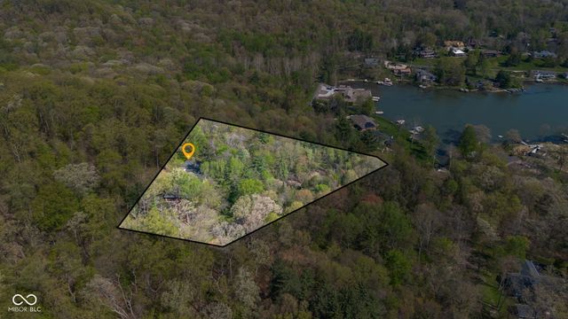 9806 Raintree Drive N, Columbus, IN 47201