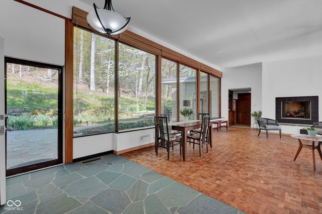 9806 Raintree Drive N, Columbus, IN 47201