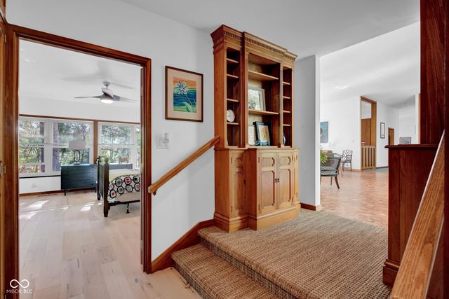 9806 Raintree Drive N, Columbus, IN 47201