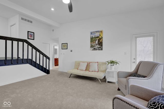 9806 Raintree Drive N, Columbus, IN 47201