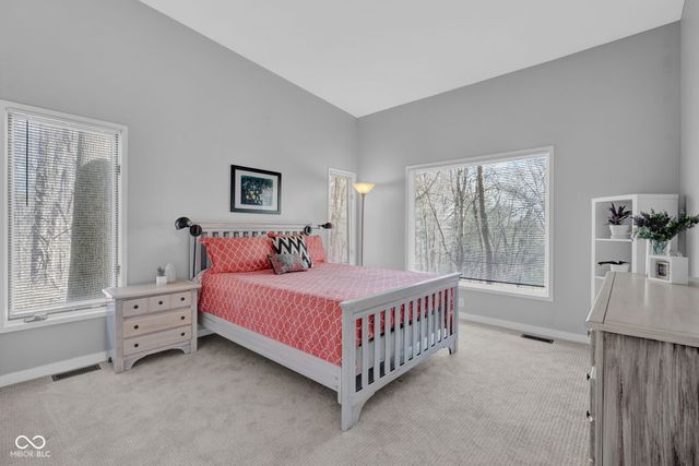 9806 Raintree Drive N, Columbus, IN 47201