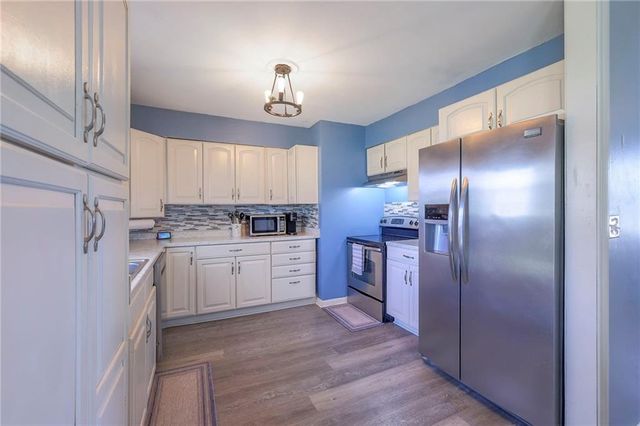 304 E South Street, Harrisonville, MO 64701