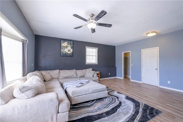 304 E South Street, Harrisonville, MO 64701