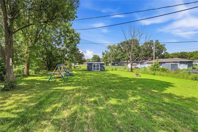 304 E South Street, Harrisonville, MO 64701