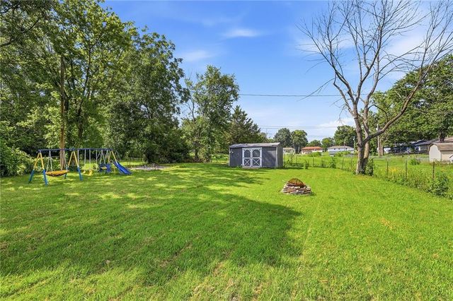 304 E South Street, Harrisonville, MO 64701