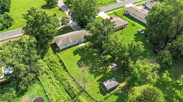 304 E South Street, Harrisonville, MO 64701