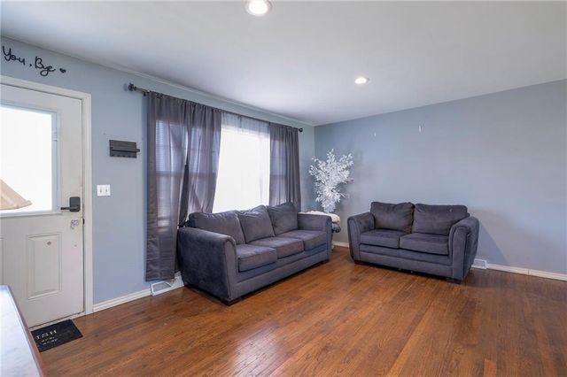 304 E South Street, Harrisonville, MO 64701