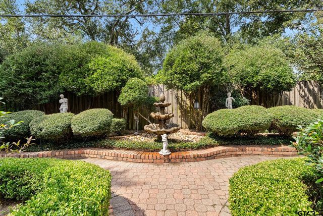 3621 Rock Creek Dr, Tyler, TX 75707