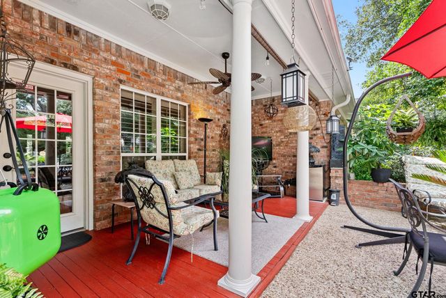 3621 Rock Creek Dr, Tyler, TX 75707