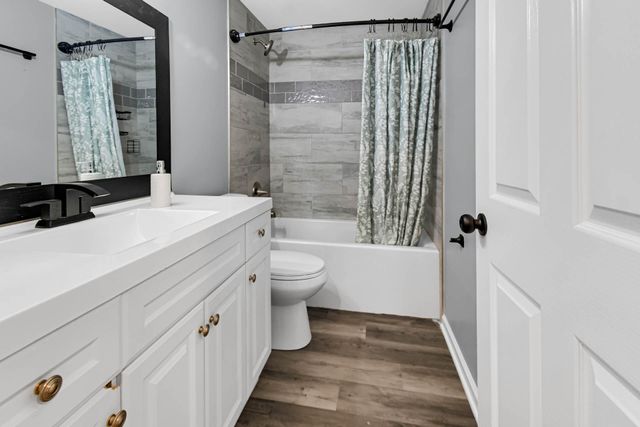 1011 Marquette Road, Lake Station, IN 46405