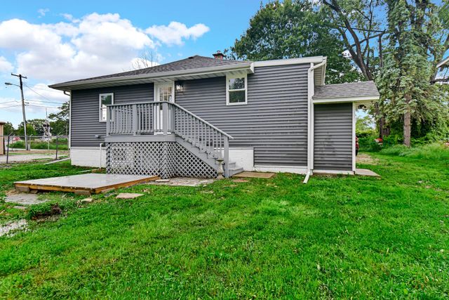 1011 Marquette Road, Lake Station, IN 46405