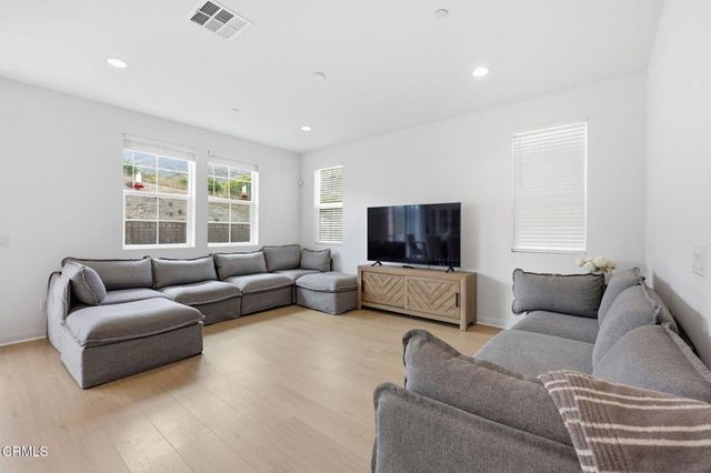 392 Fraser Point, Camarillo, CA 93012