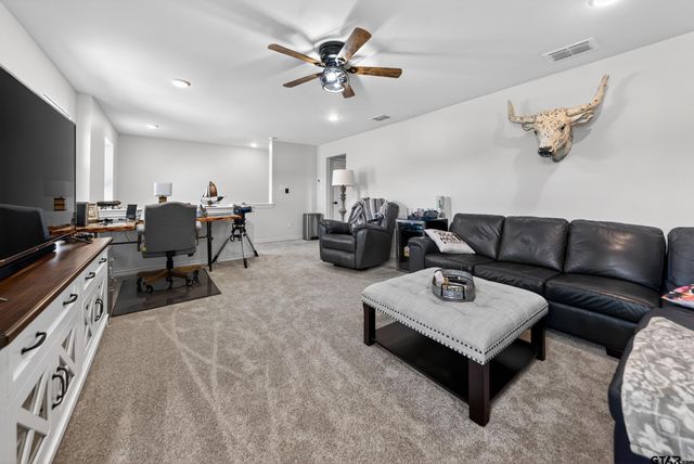 7836 Freestone Dr, Bullard, TX 75757