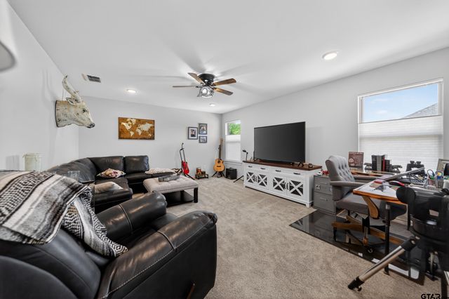 7836 Freestone Dr, Bullard, TX 75757