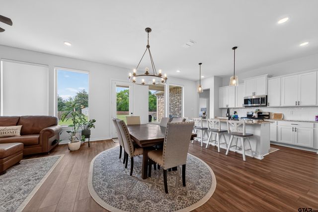 7836 Freestone Dr, Bullard, TX 75757