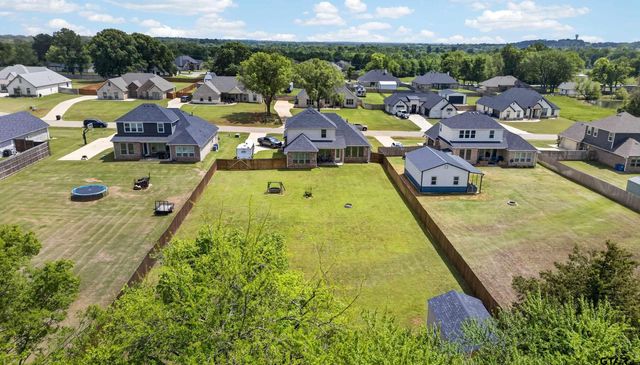 7836 Freestone Dr, Bullard, TX 75757